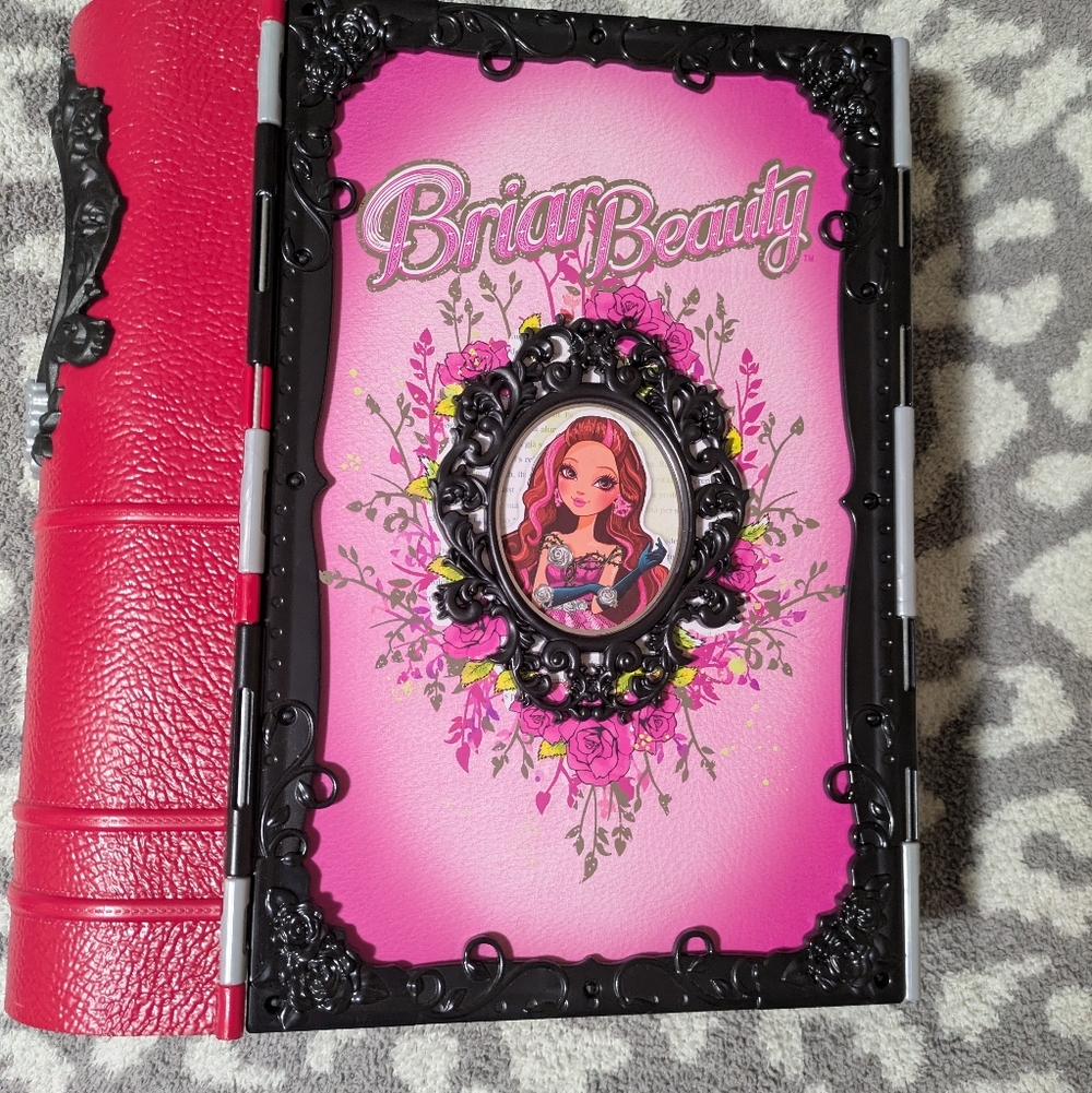 ✨3/25$ Pink and Red Briar Beauty Book House